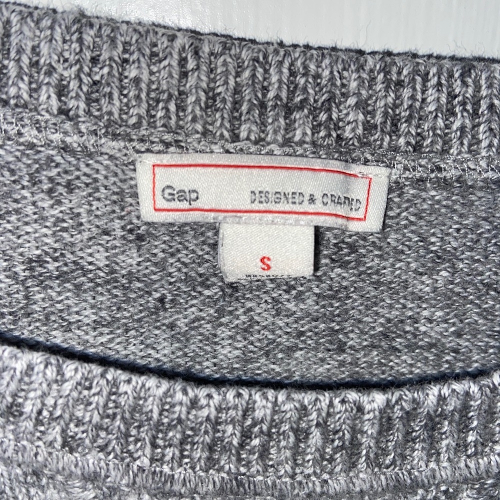 sweater - Picture 3 of 3